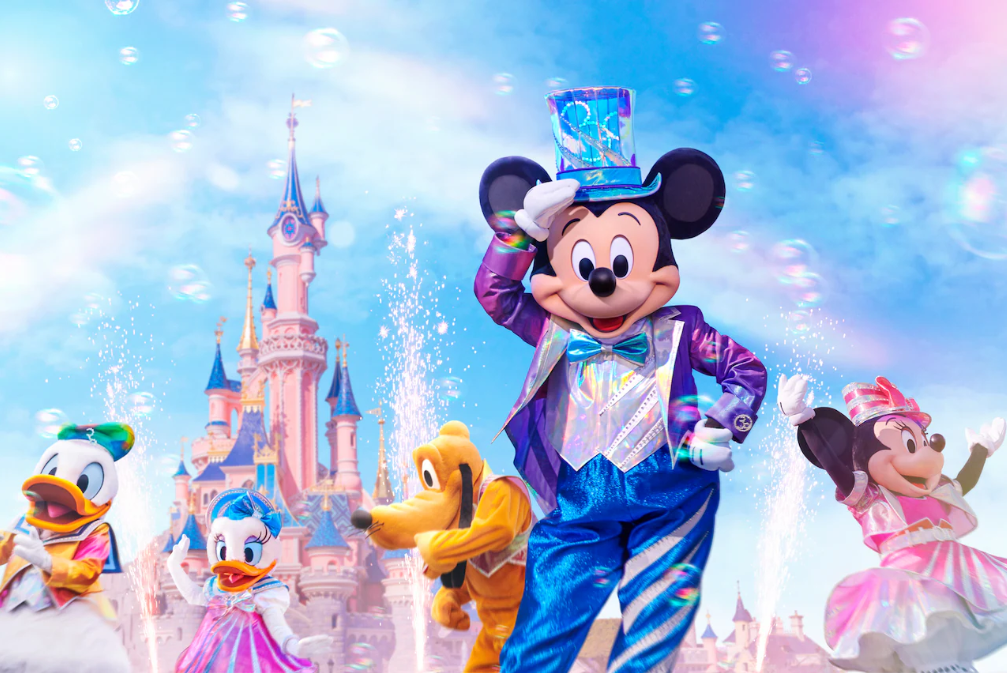 Stage Shows at Disneyland Paris Featured Image