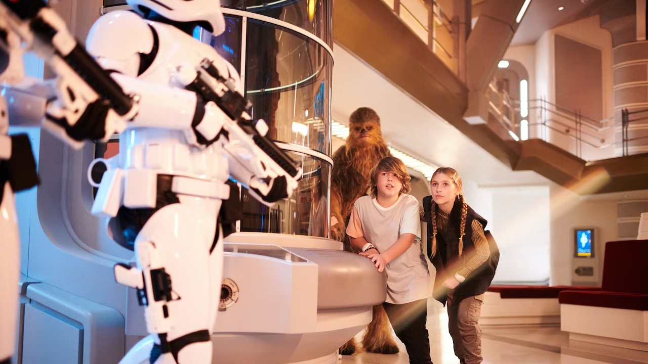 Cruise the Galaxy with Star Wars: Galactic Starcruiser