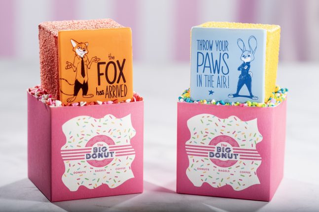 Disney Treasure Jumbeaux’s Sweets Nick Wilde Raspberry ‘n Cream Cupcake and Judy Hopps Carrot Cupcake 