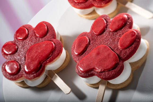 Disney Treasure Jumbeaux’s Sweets Paw Shortbread Sandwich 