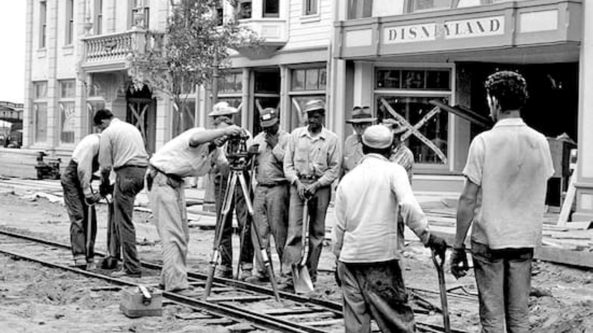 Building the Dream: The Making of Disneyland Park - Main Street, U.S.A.