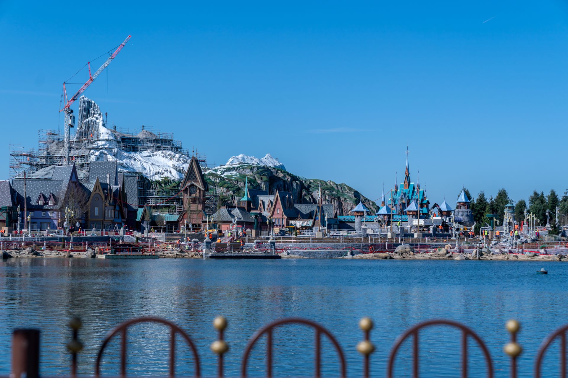 Disneyland Paris Releases Construction Updates: Disney Adventure World and More - World of Frozen (2)