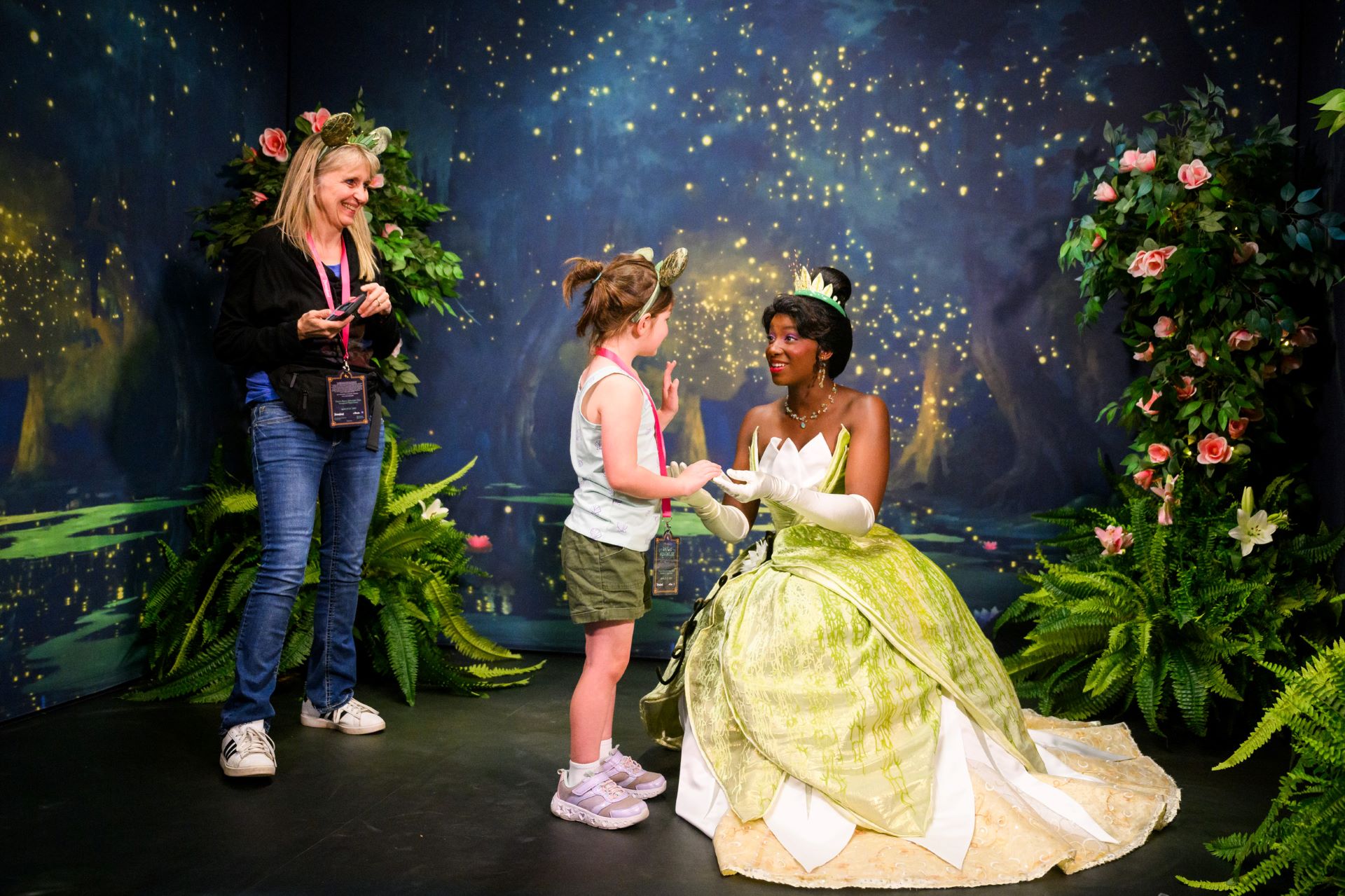 Alaska Airlines Unveils its New Disneyland Resort-Themed Plane “Tiana’s Bayou Adventure Flyer”