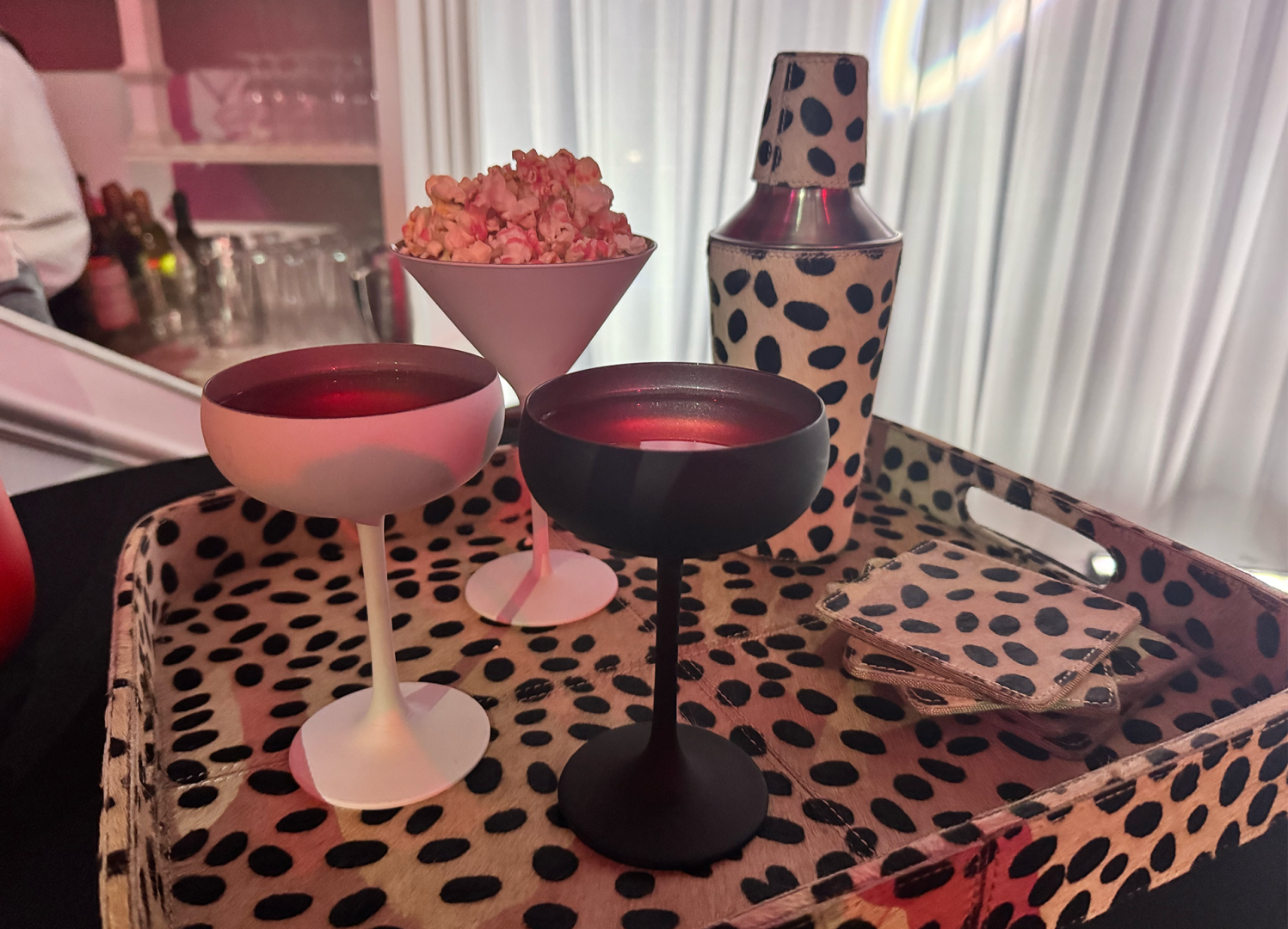 De Vil’s Piano Lounge drinks