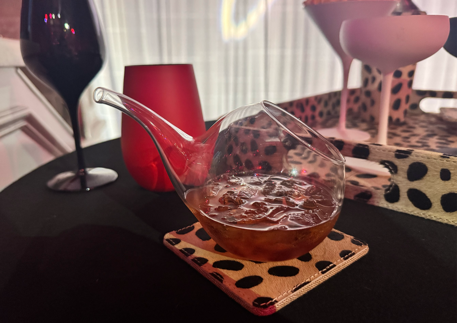 De Vil’s Piano Lounge drinks