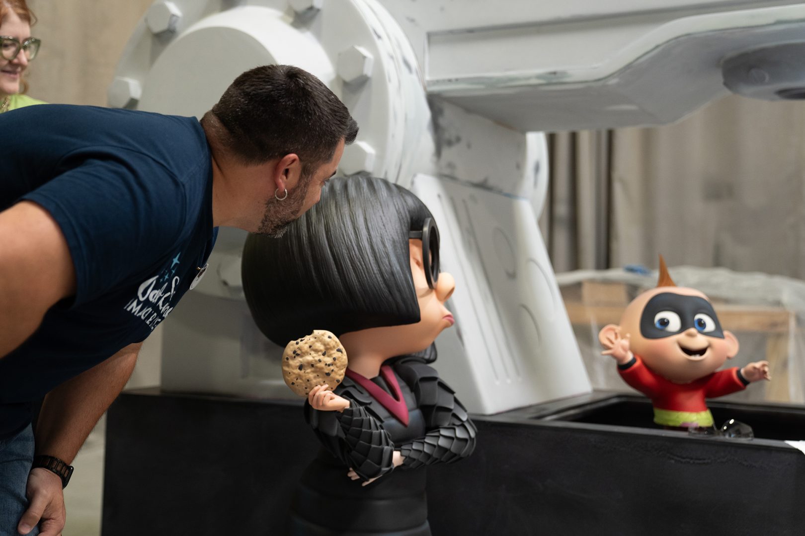 Sweets shop statues for Edna A La Mode Sweets, Disney Destiny