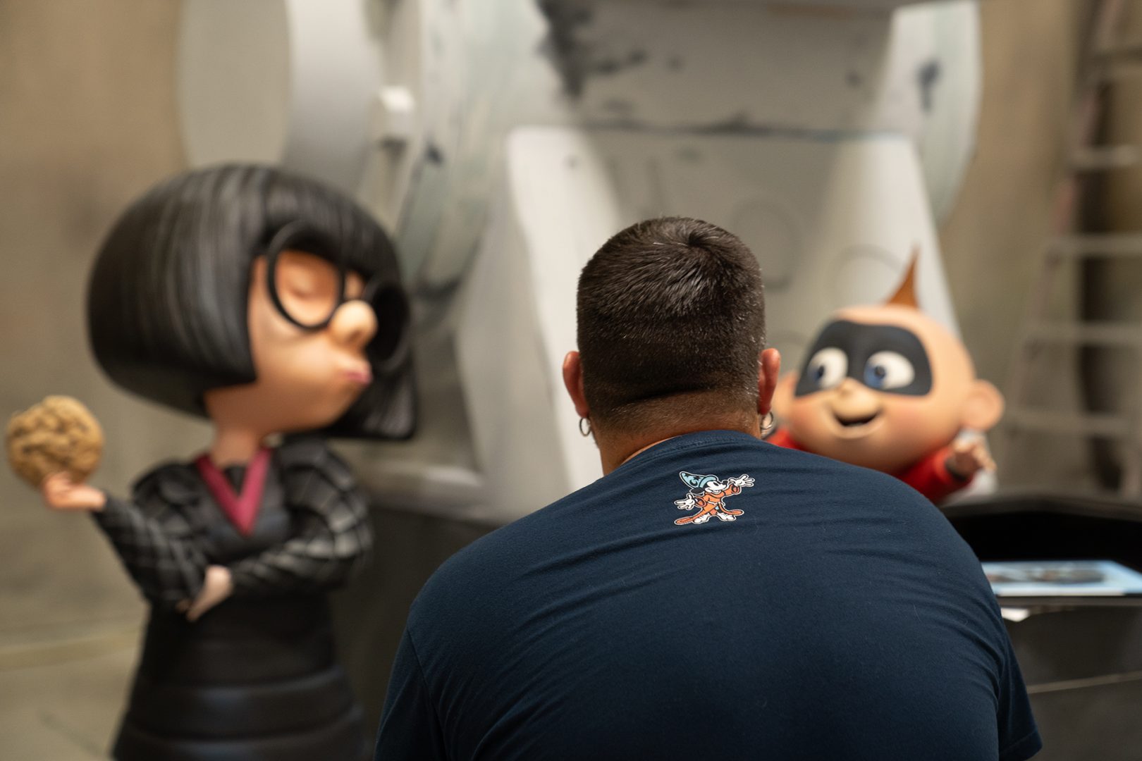 Sweets shop statues for Edna A La Mode Sweets, Disney Destiny