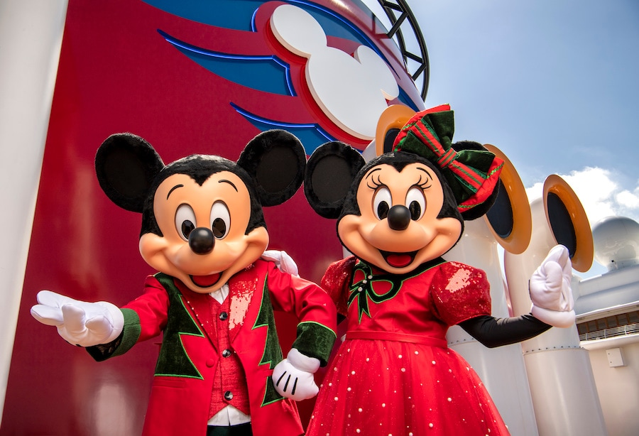 Disney Wish Very Merrytime Christmas Sailing