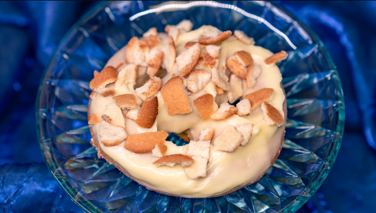 Lemon Chiffon Pretzel Disneyland 70