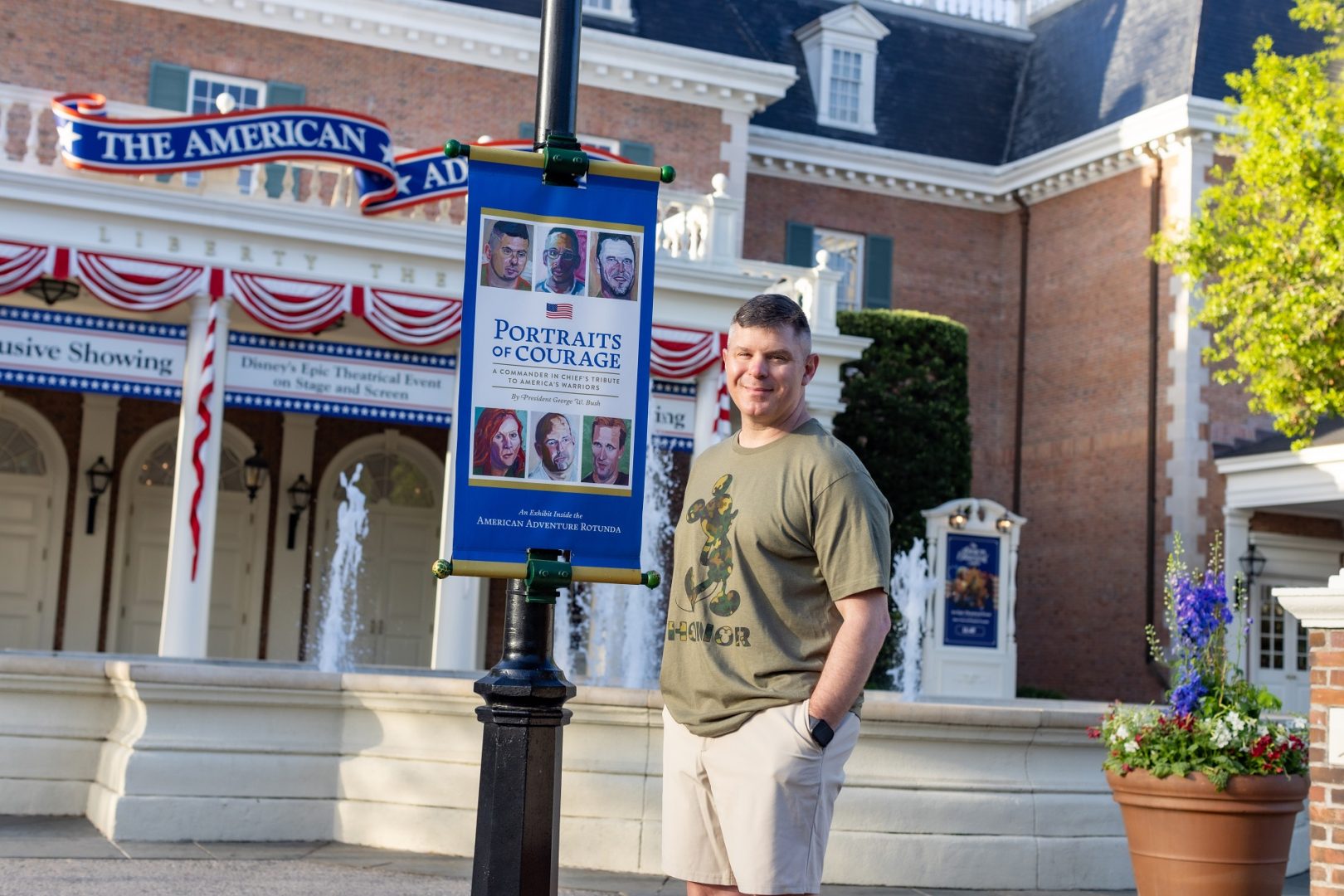 Veteran Visits Portrait at Portraits of Courage 2025