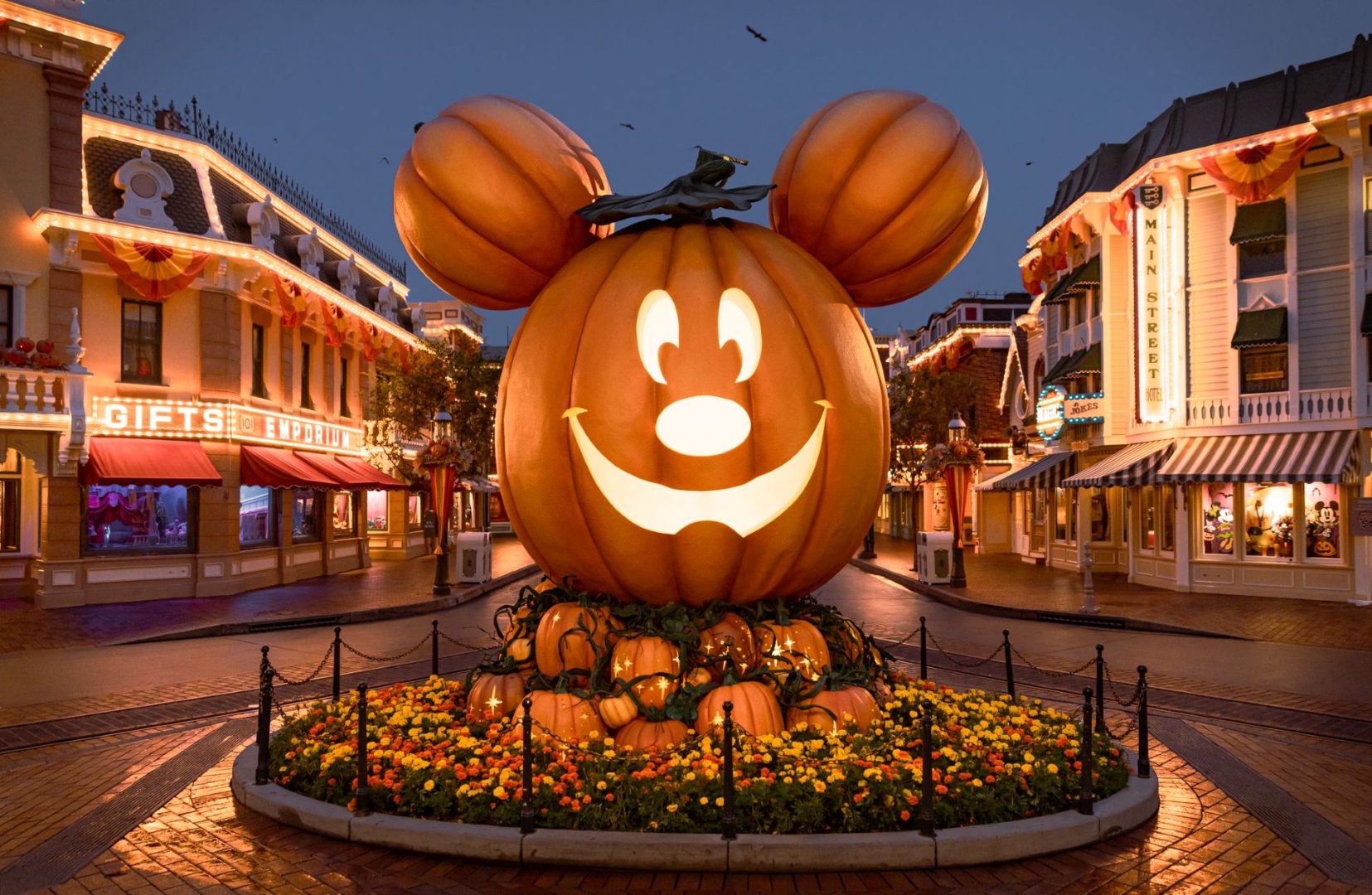 2025 Halloween at Disneyland: Oogie Boogie Bash Dates and More