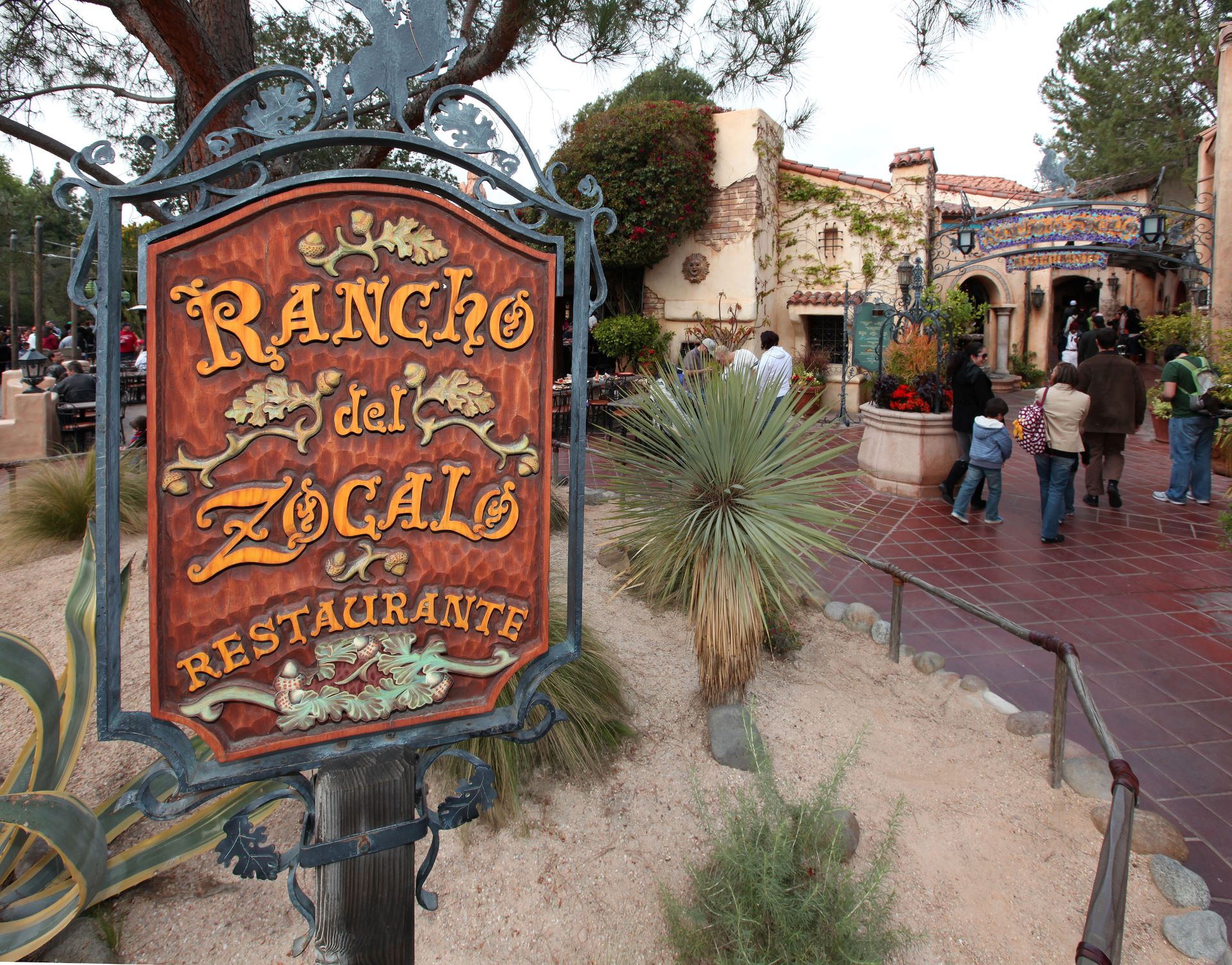 Where to Eat at Disneyland Park