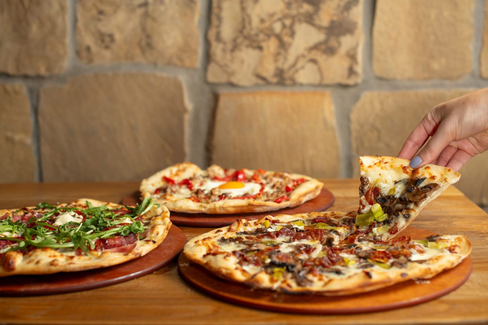 2025-DX-Shareable-Pizzas-at-WDW-and-DLR