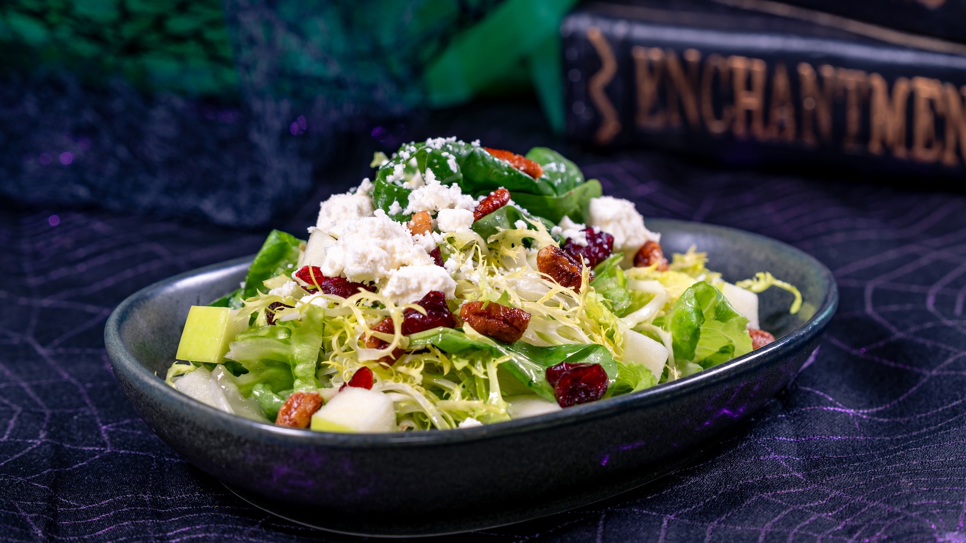 Apple and Pecan Salad