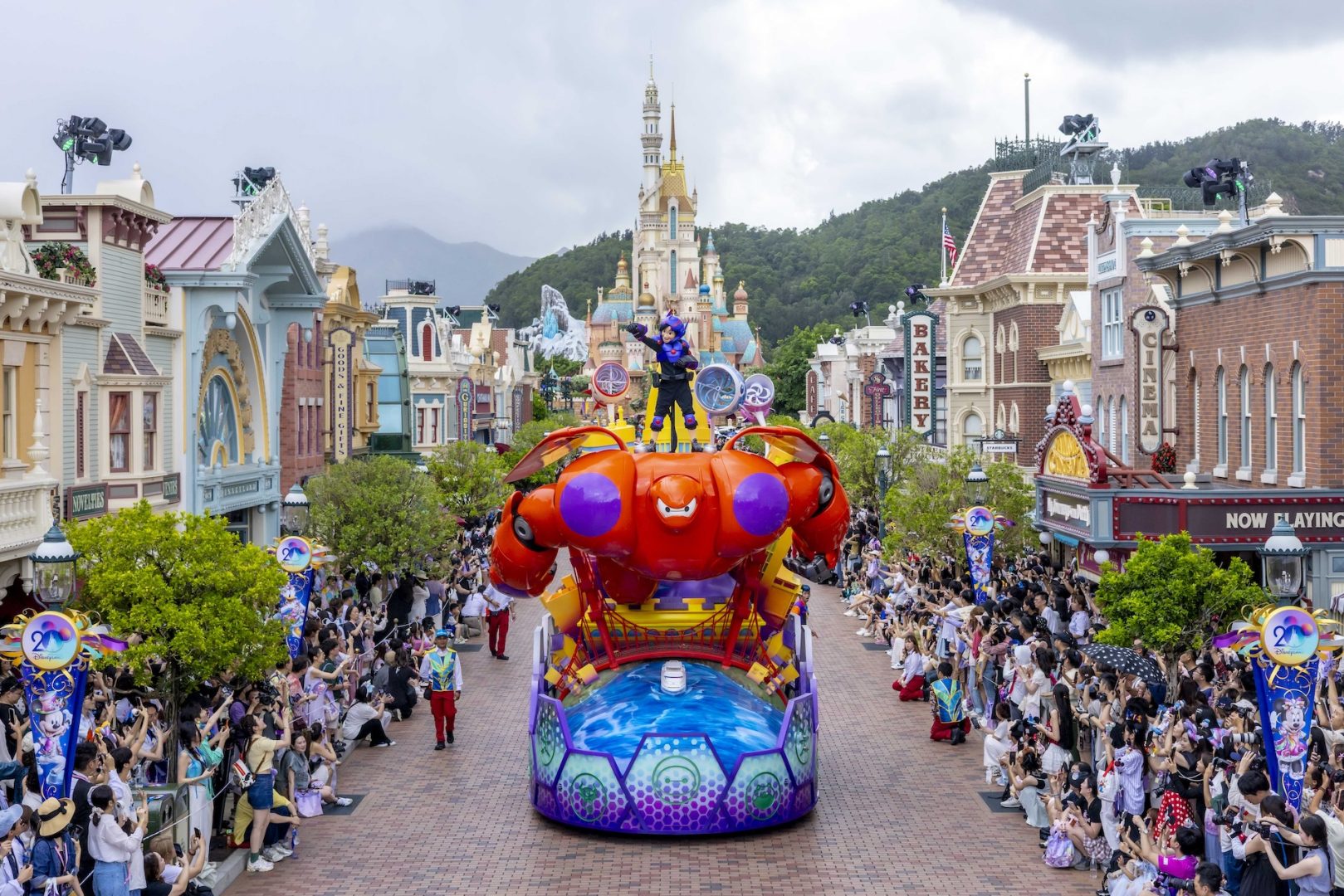 HKDL 20A Friendtastic Parade Big Hero 6 Float
