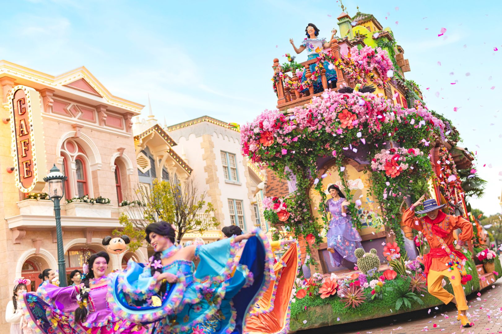 HKDL 20A Friendtastic Parade Encanto Float
