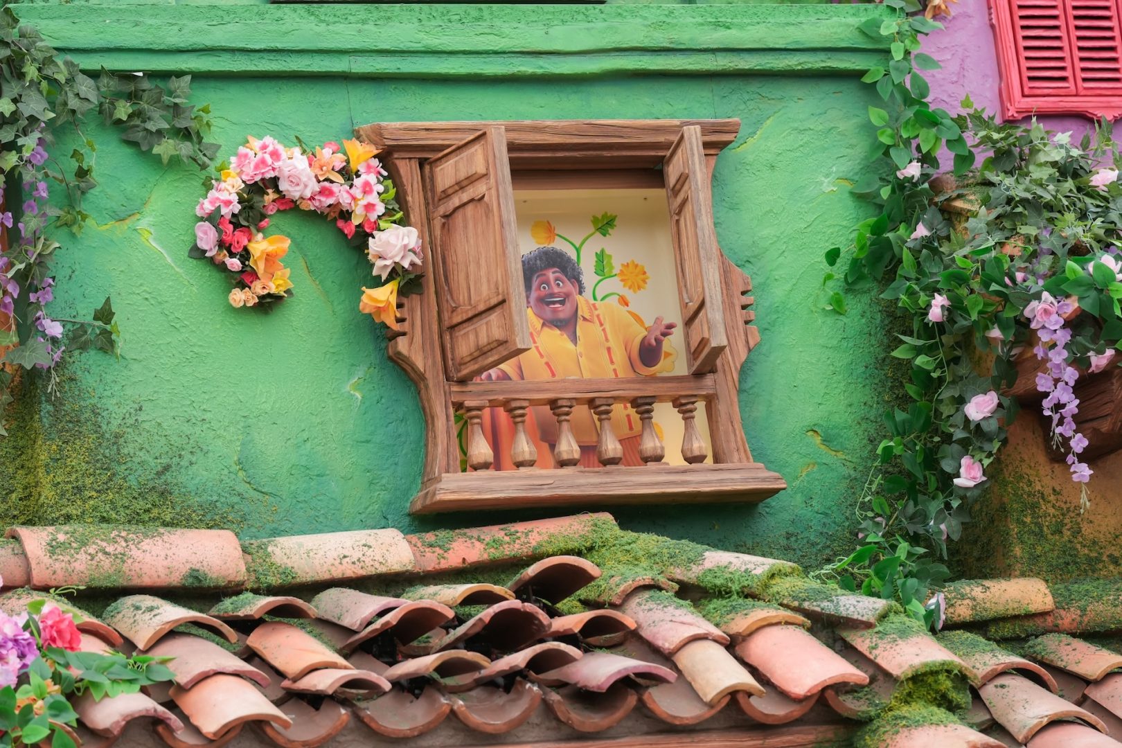 HKDL 20A Friendtastic Parade Encanto Float