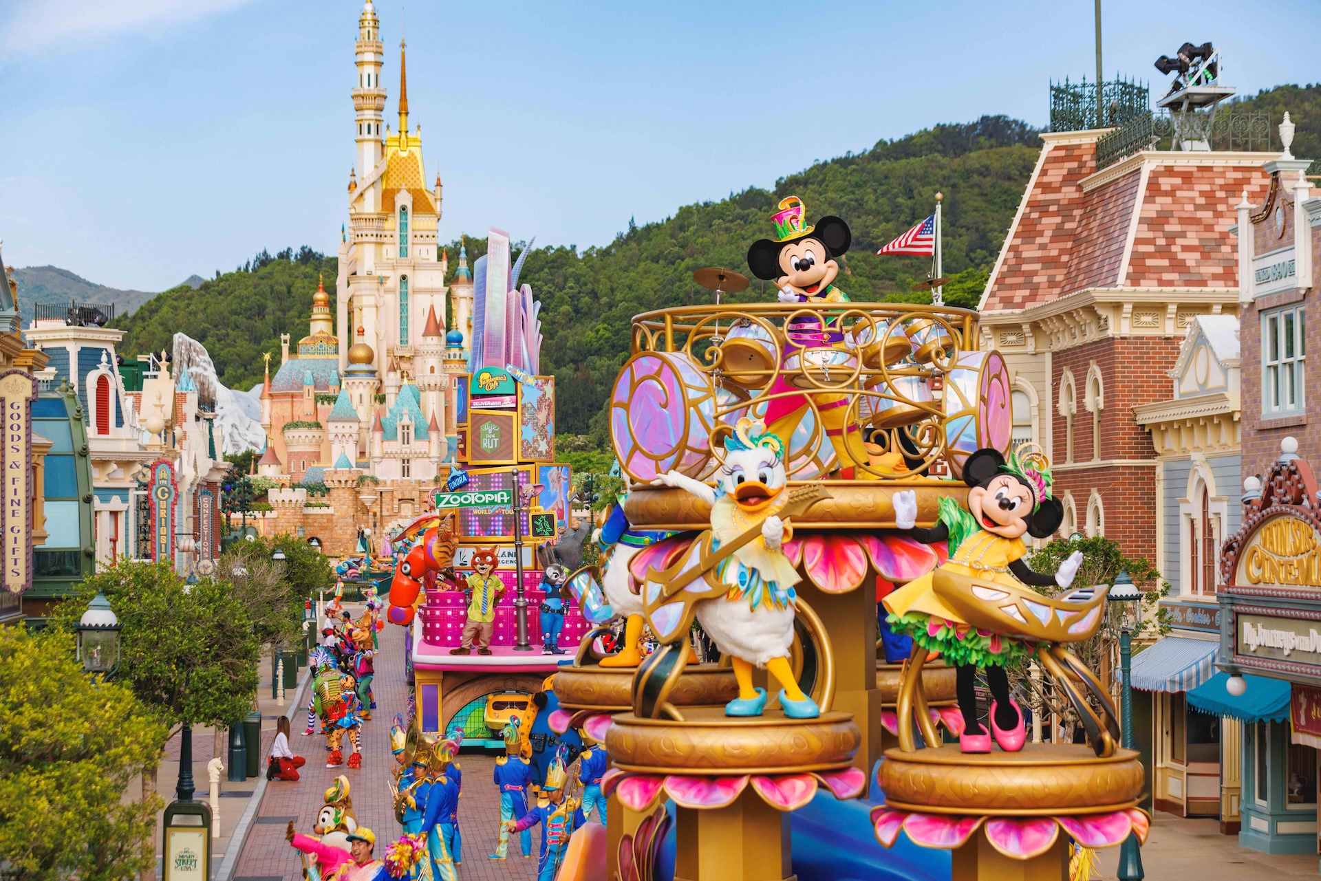 HKDL 20A Friendtastic Parade