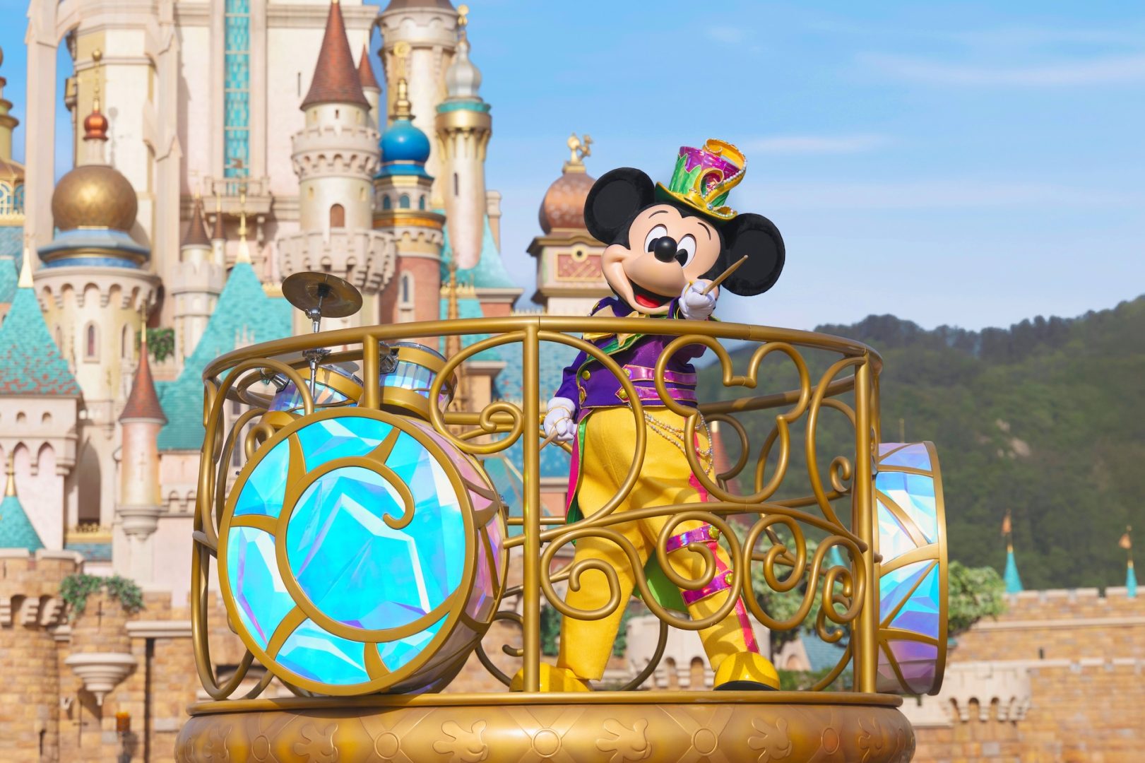 HKDL 20A Friendtastic Parade Mickey