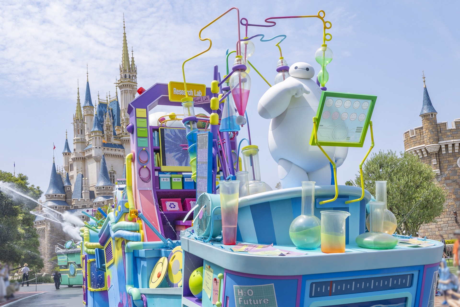 Baymax Float at Tokyo Disneyland Summer Parade