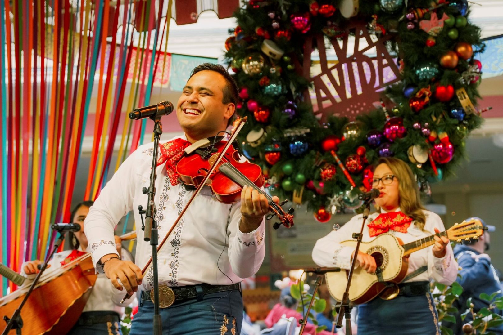 Holidays at Disneyland Resort 2025 - Viva Navidad