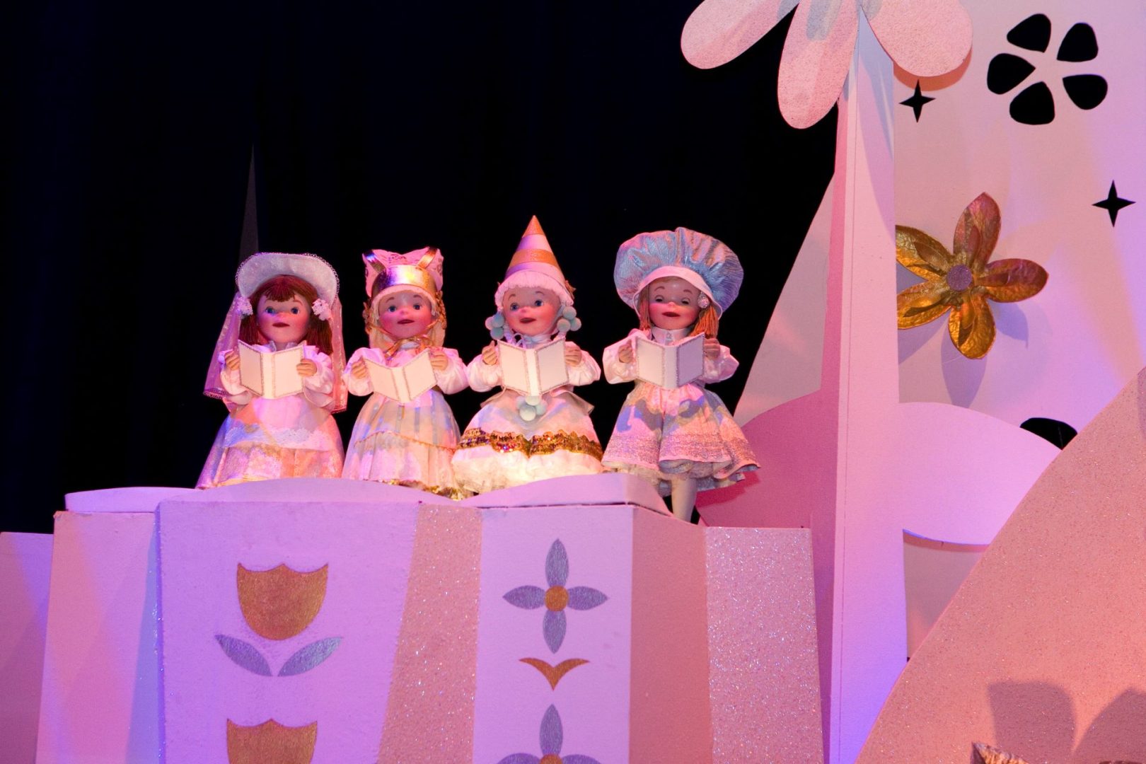 it's a small world Finale Scene Disney World and Disneyland