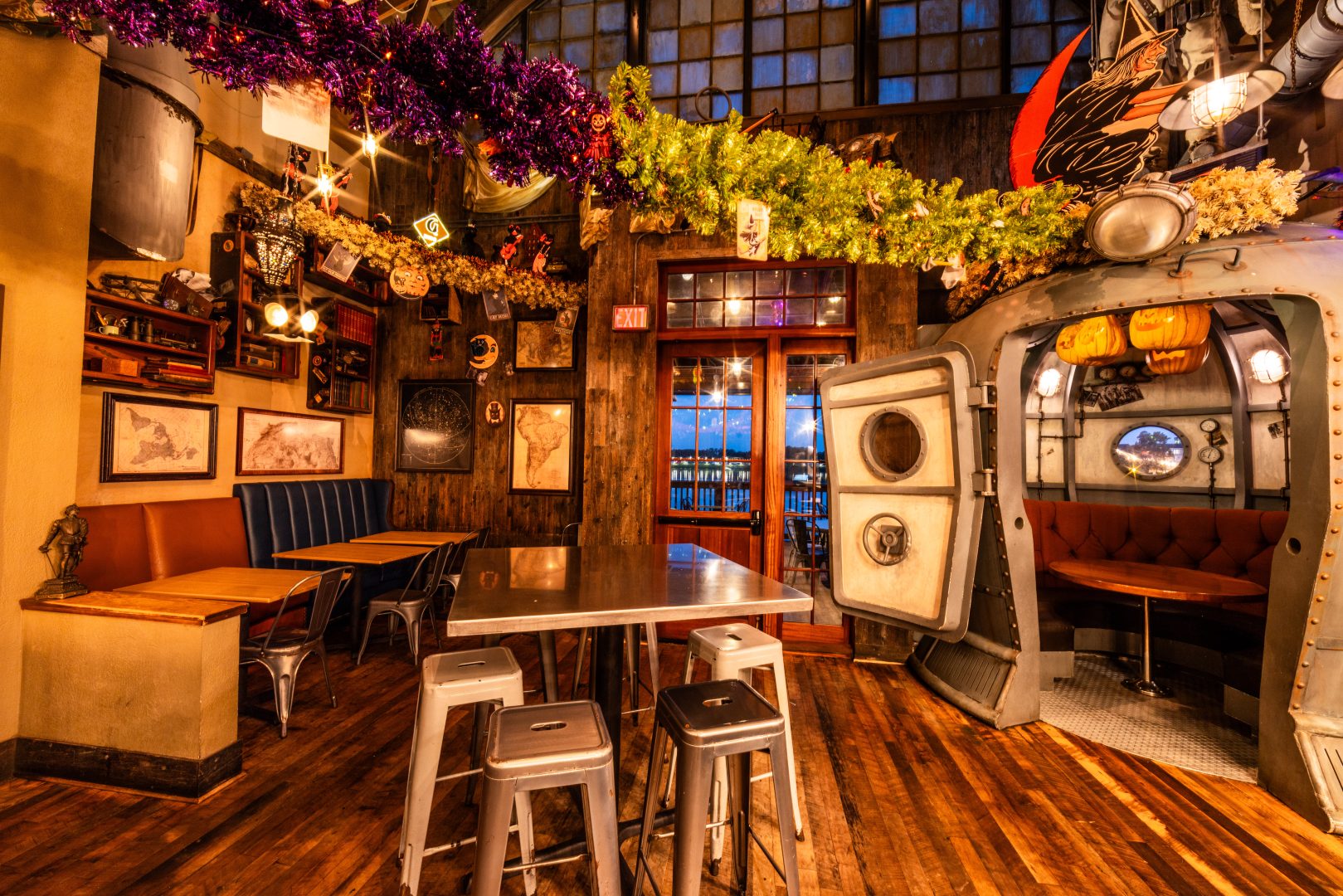 Halloween Hangar Bar Decor Garland, Witch, Pumpkins, Cats