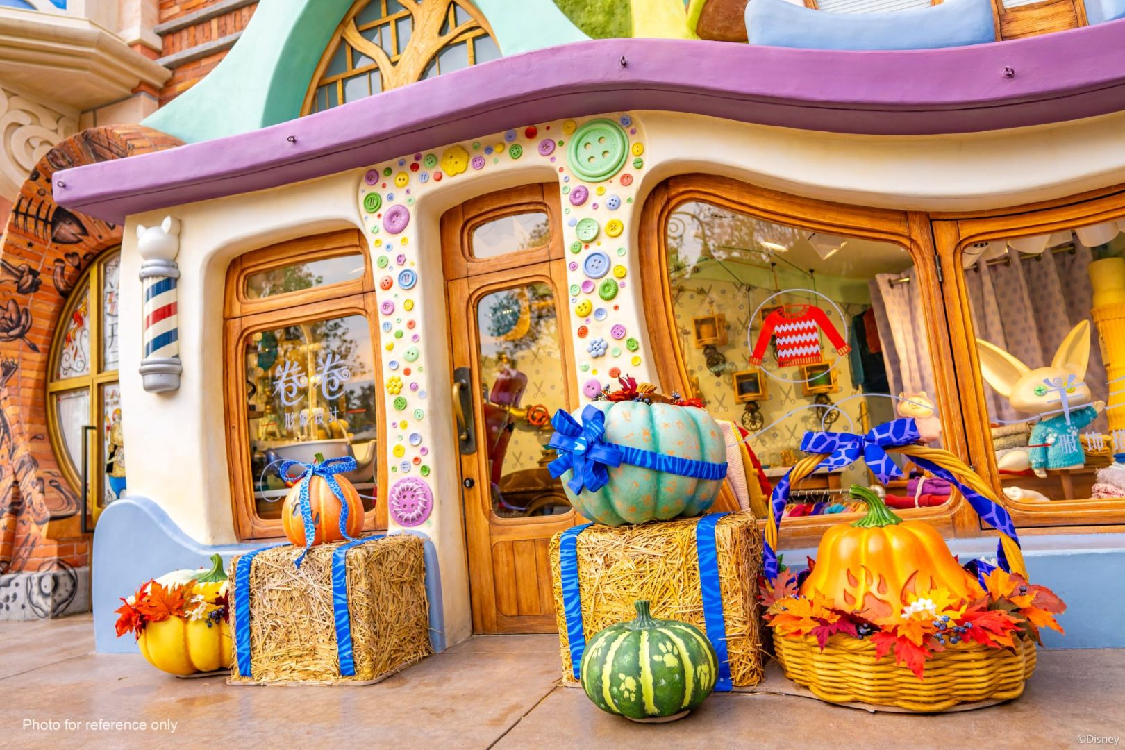 Celebrate with Duffy and Halloween at Shanghai Disney Resort