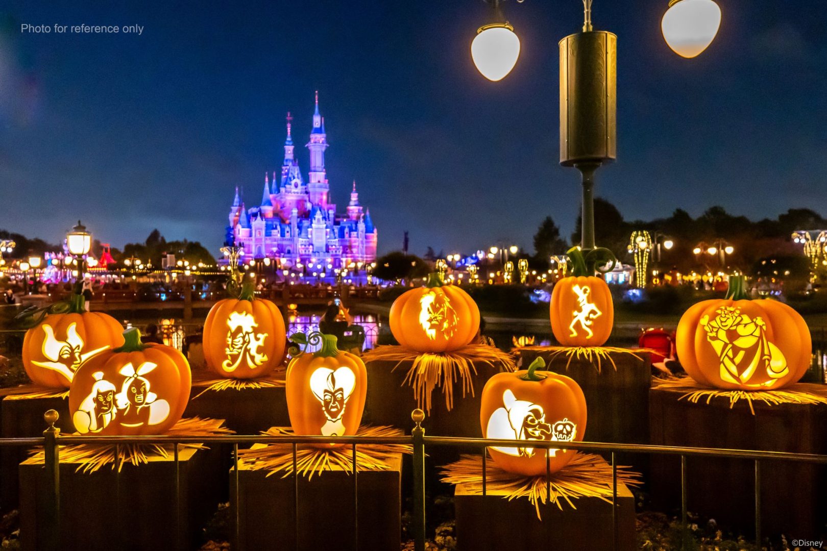 Celebrate with Duffy and Halloween at Shanghai Disney Resort