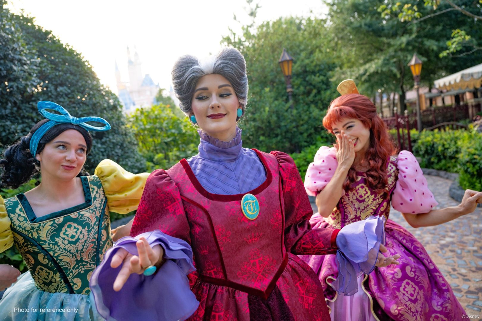 Celebrate with Duffy and Halloween at Shanghai Disney Resort