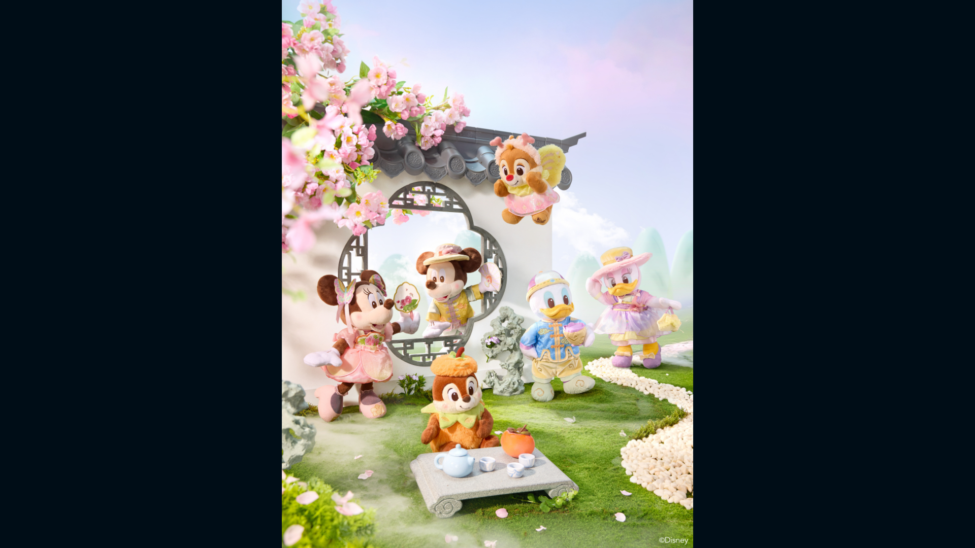 Celebrate with Duffy and Halloween at Shanghai Disney Resort