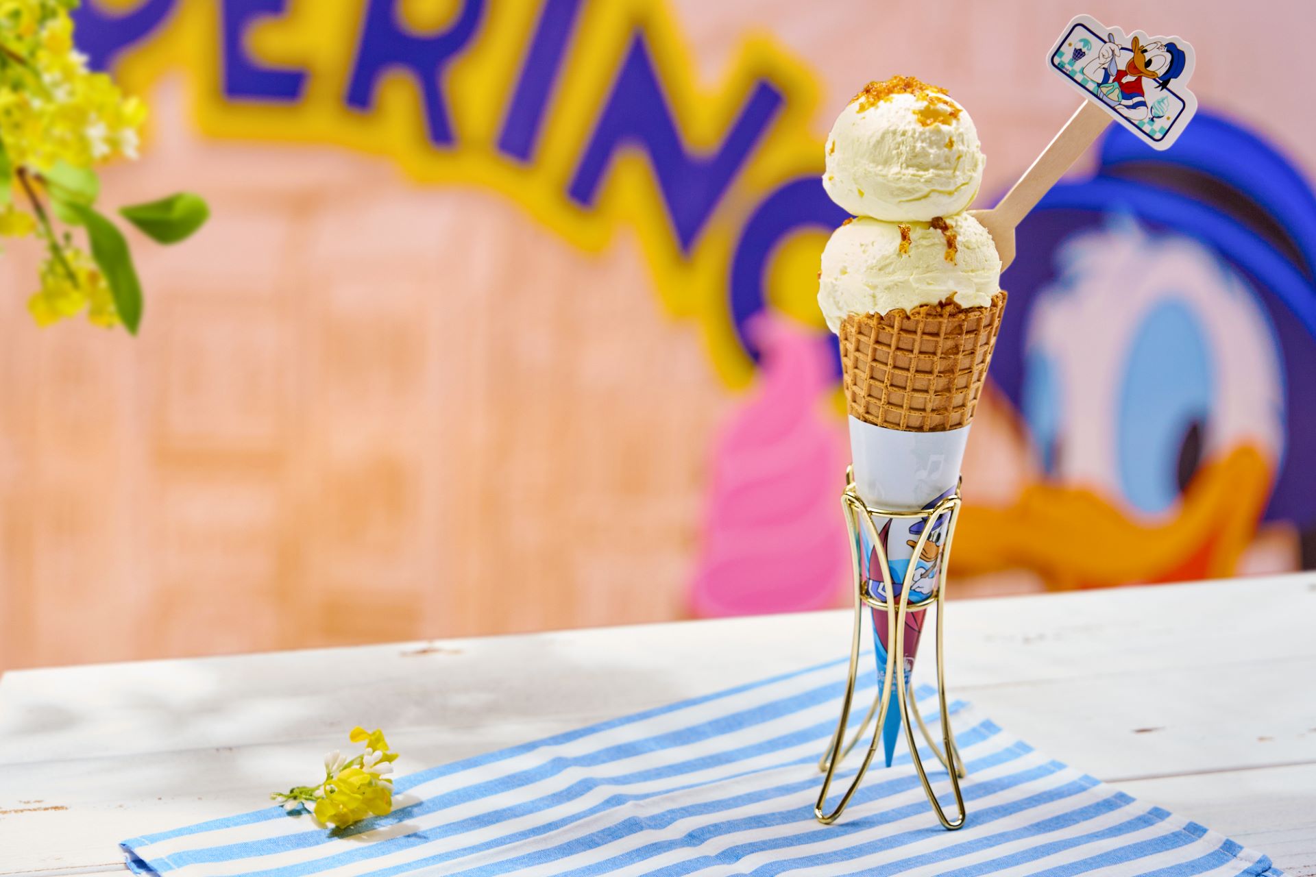 Celebrate with Duffy and Halloween at Shanghai Disney Resort