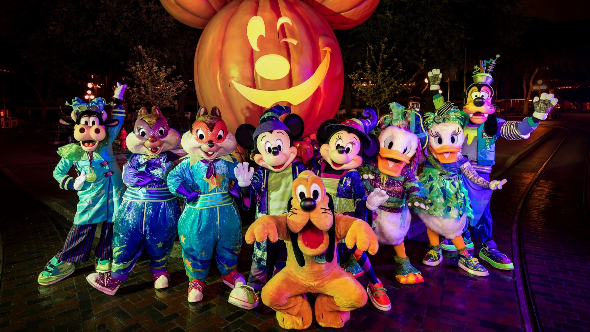 Halloween Characters at the Disneyland Resort 2025