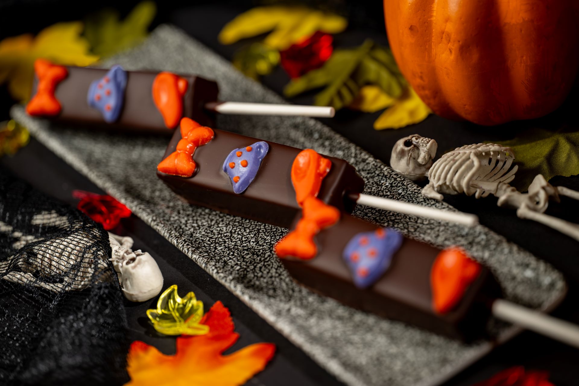 Minnie Trick or Treat Chocolate Pop Walt Disney World Halloween