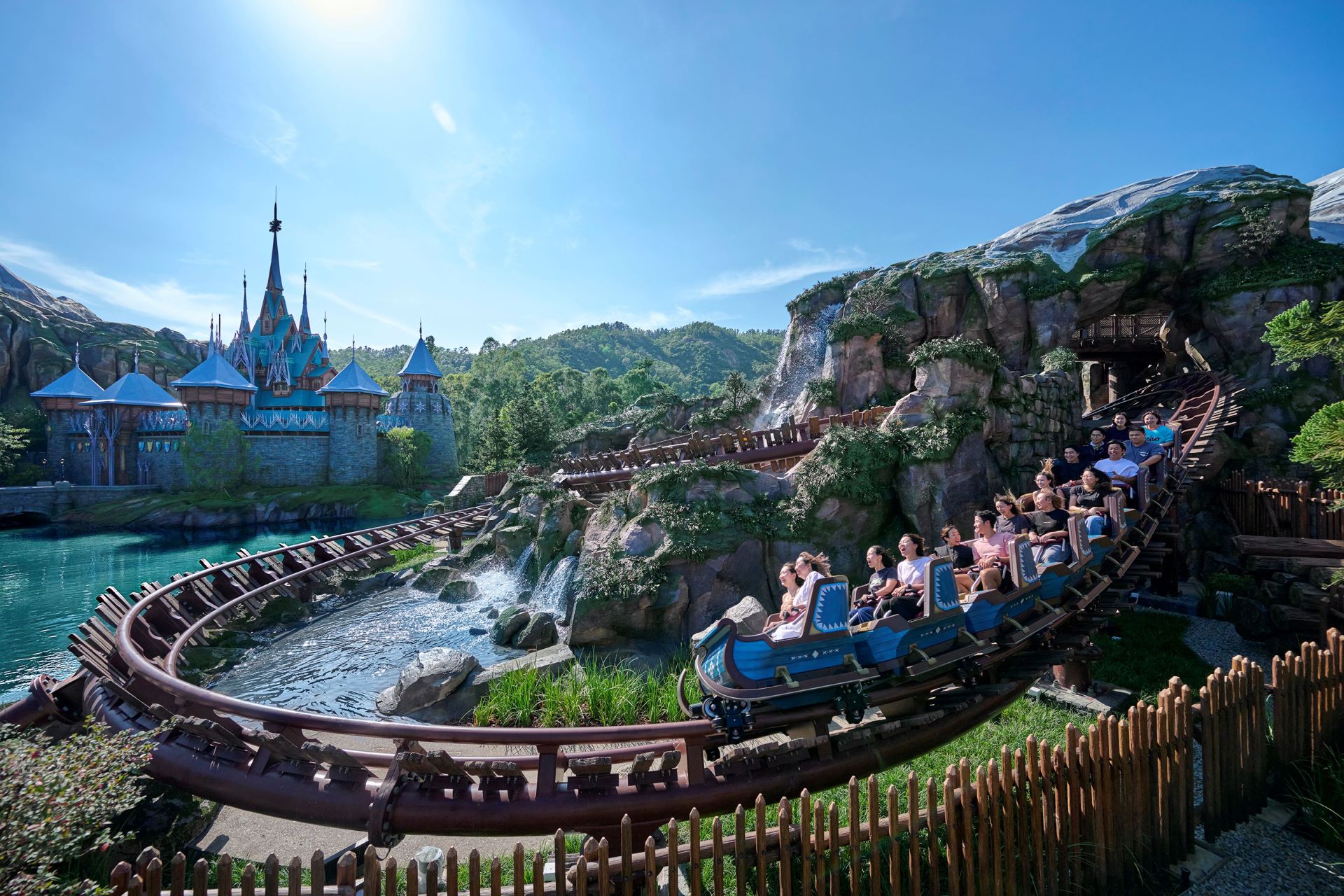 Wandering Oaken’s Sliding Sleighs at World of Frozen at Hong Kong Disneyland