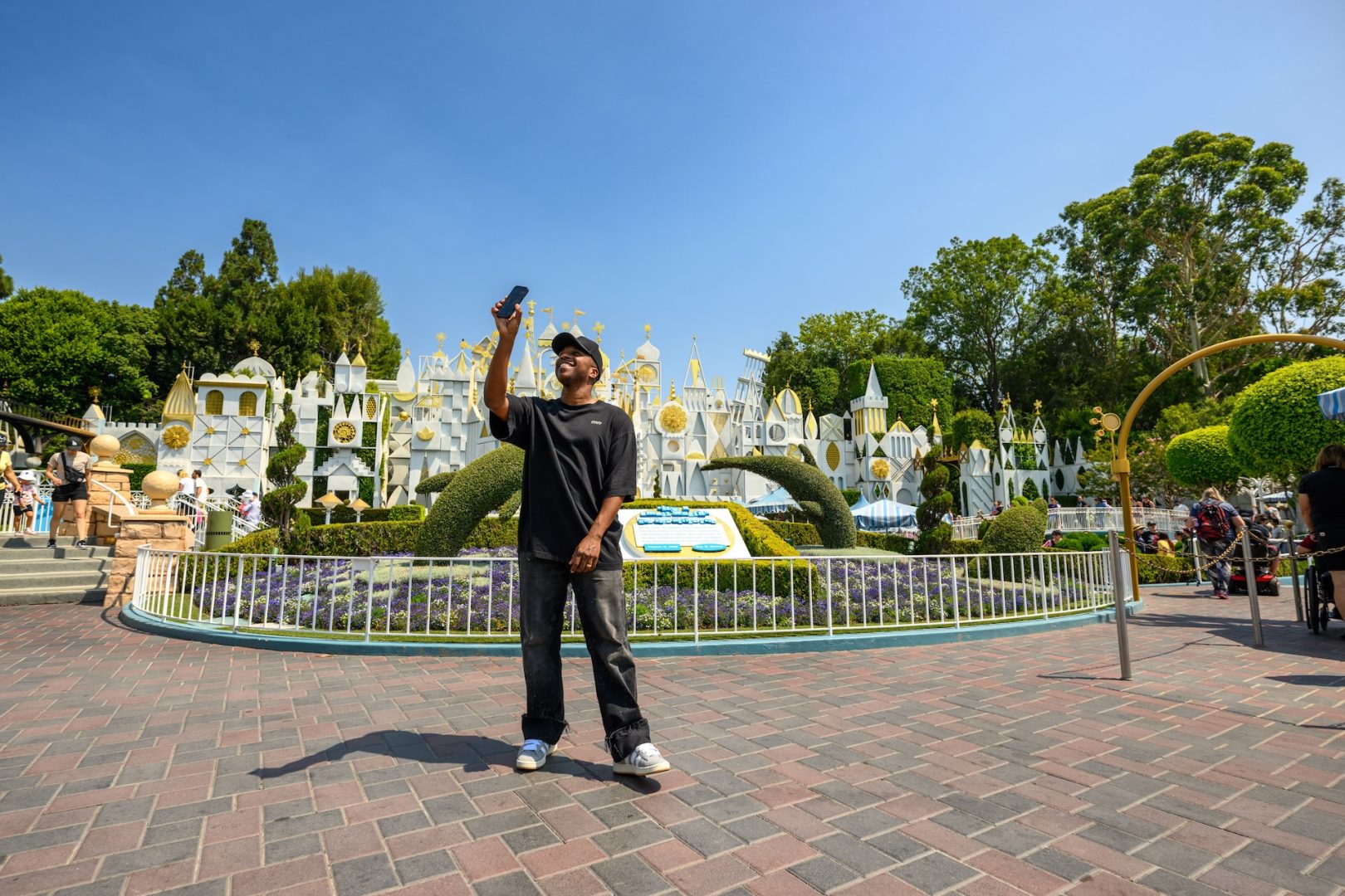 Leslie Odom Jr. from Hamilton visits the Disneyland Resort