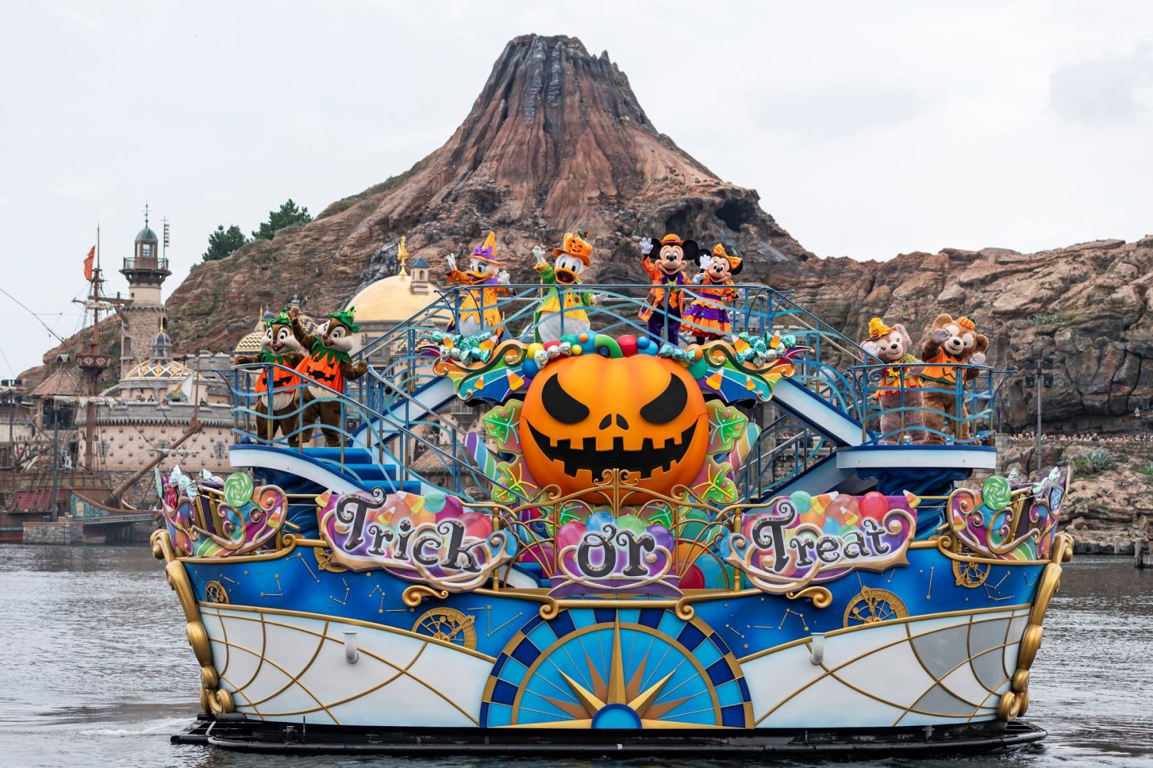 Disney Halloween Greeting at Tokyo DisneySea