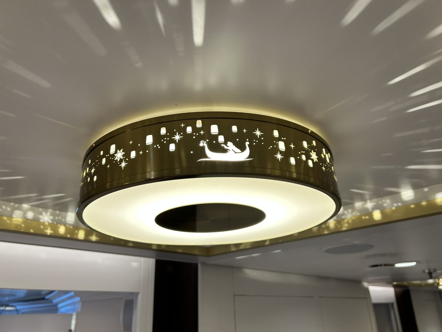 Disney Wish Hallway Tangled Lamp