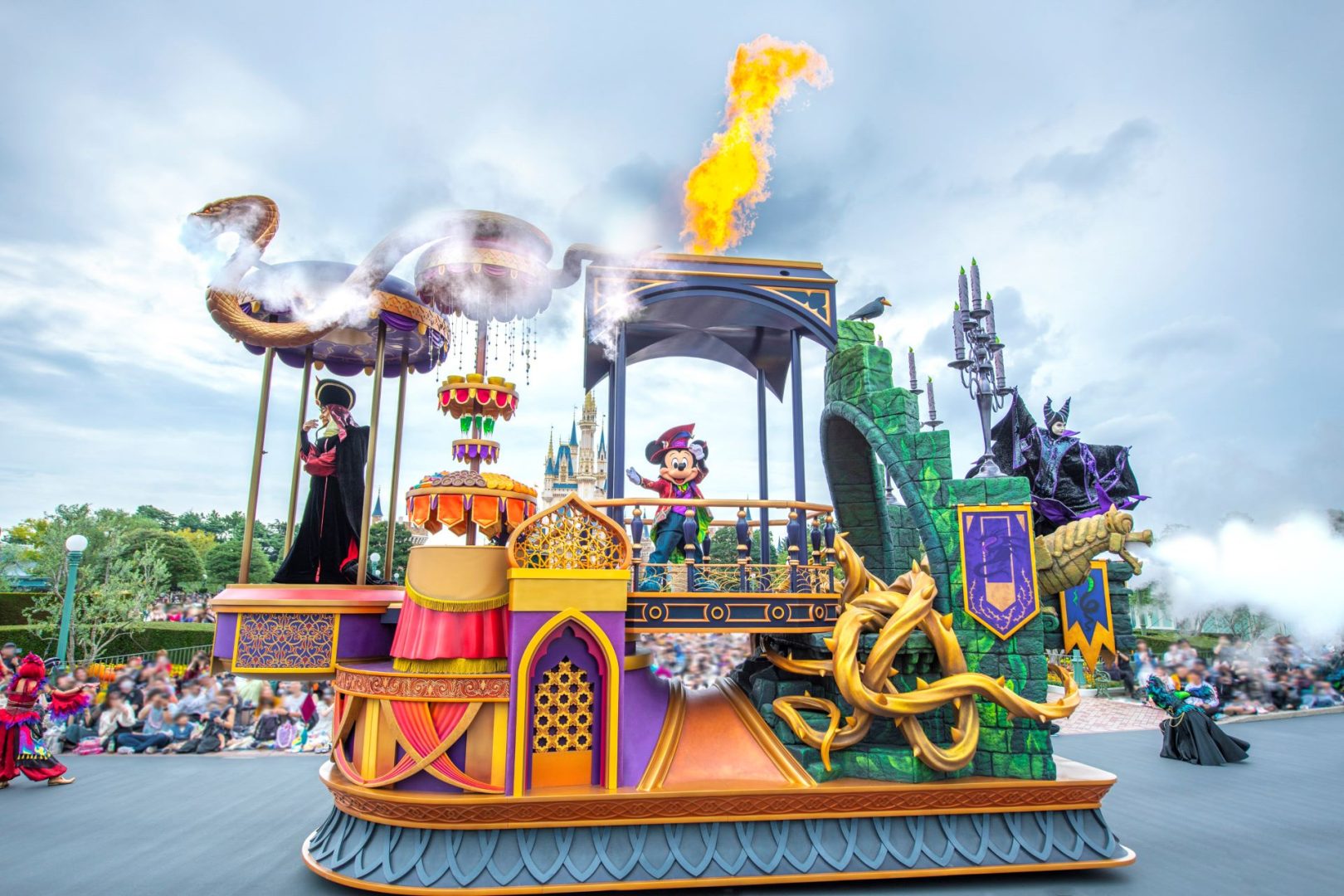 The Villains’ Halloween Into the Frenzy at Tokyo Disney Resort