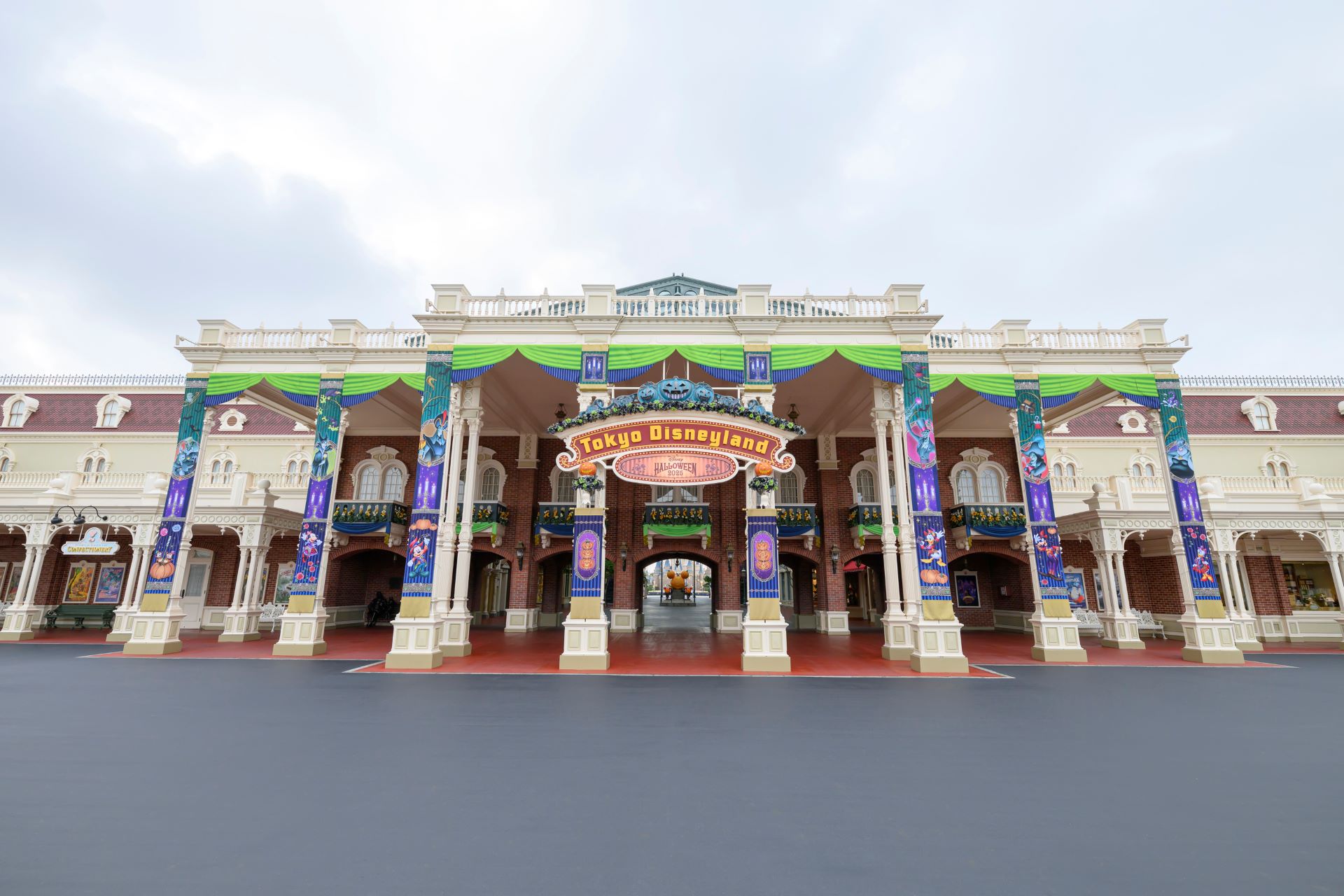 Tokyo Disneyland Halloween 2025