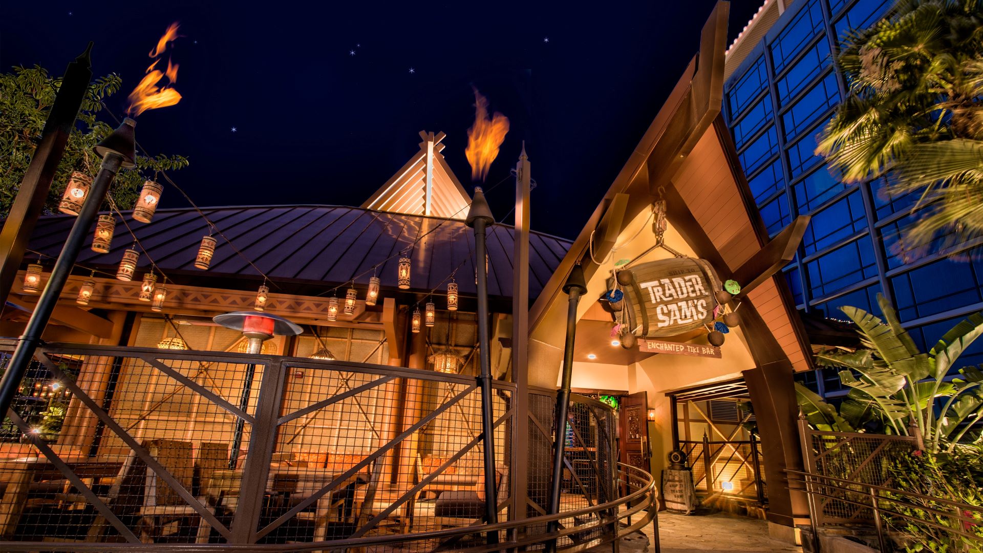 Trader Sam's Exterior