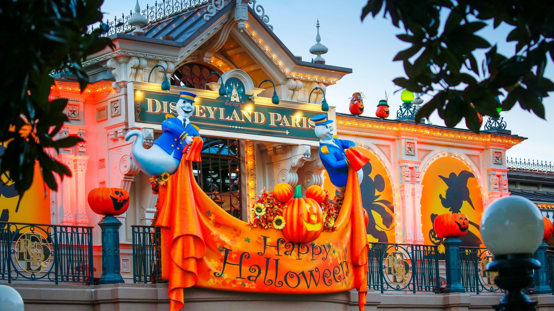 Ultimate Guide to Halloween 2025 at Disneyland Paris