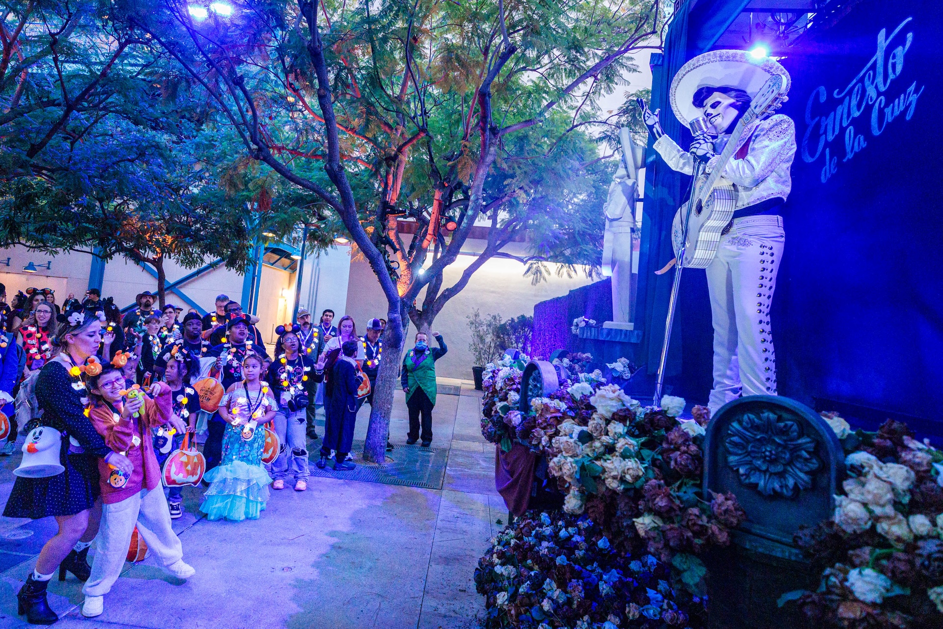 Ernesto de la Cruz at A Frightfully Fun Wish at California Adventure park