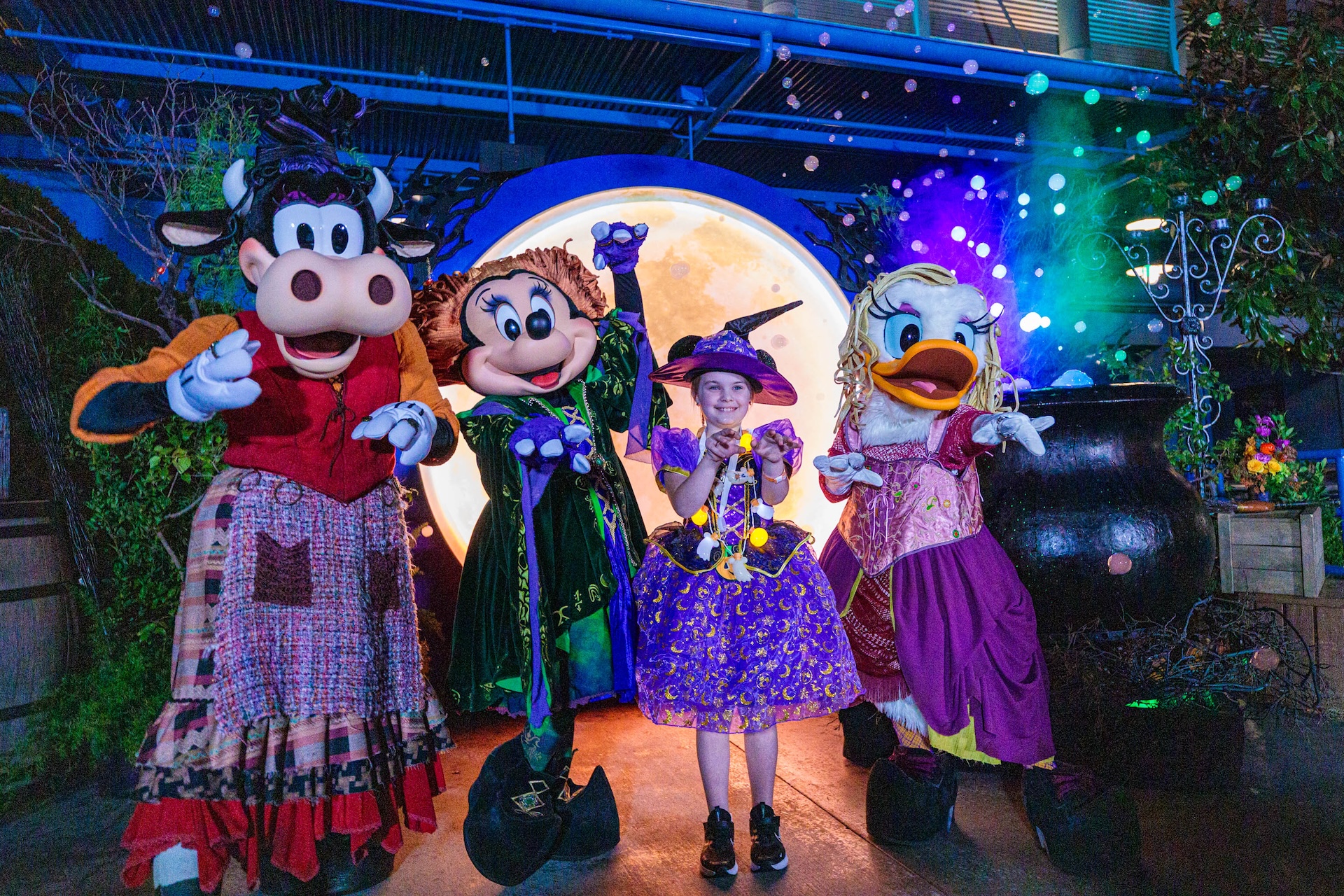 The Sanderson Sisters with a Make-A-Wish Kid