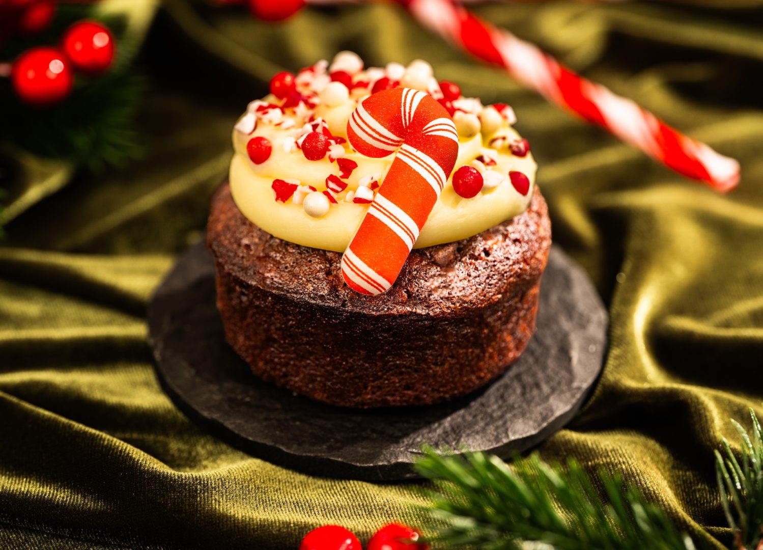 Peppermint Ganache Brownie: Fudge brownie topped with peppermint-white chocolate ganache and peppermint pieces (New) 