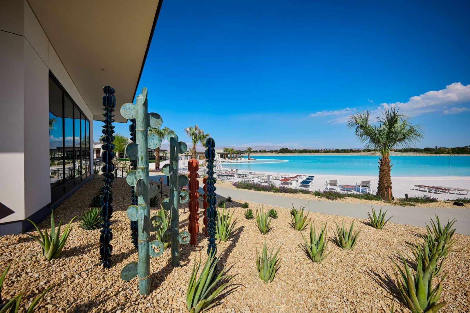 Cotino Artisan Club Totem Sculpture