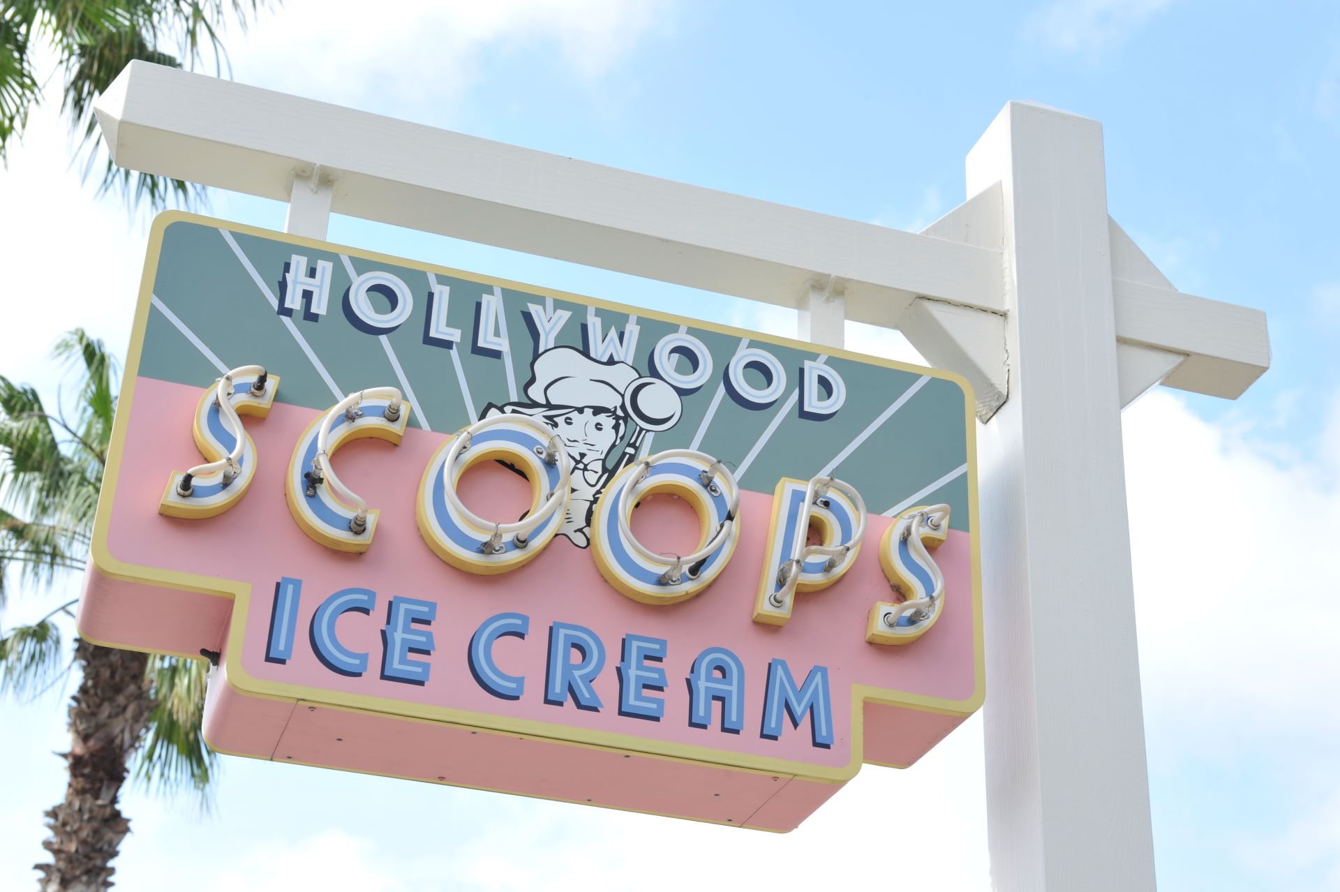 Hollywood Scoops Ice Cream at Disney's Hollywood Studios