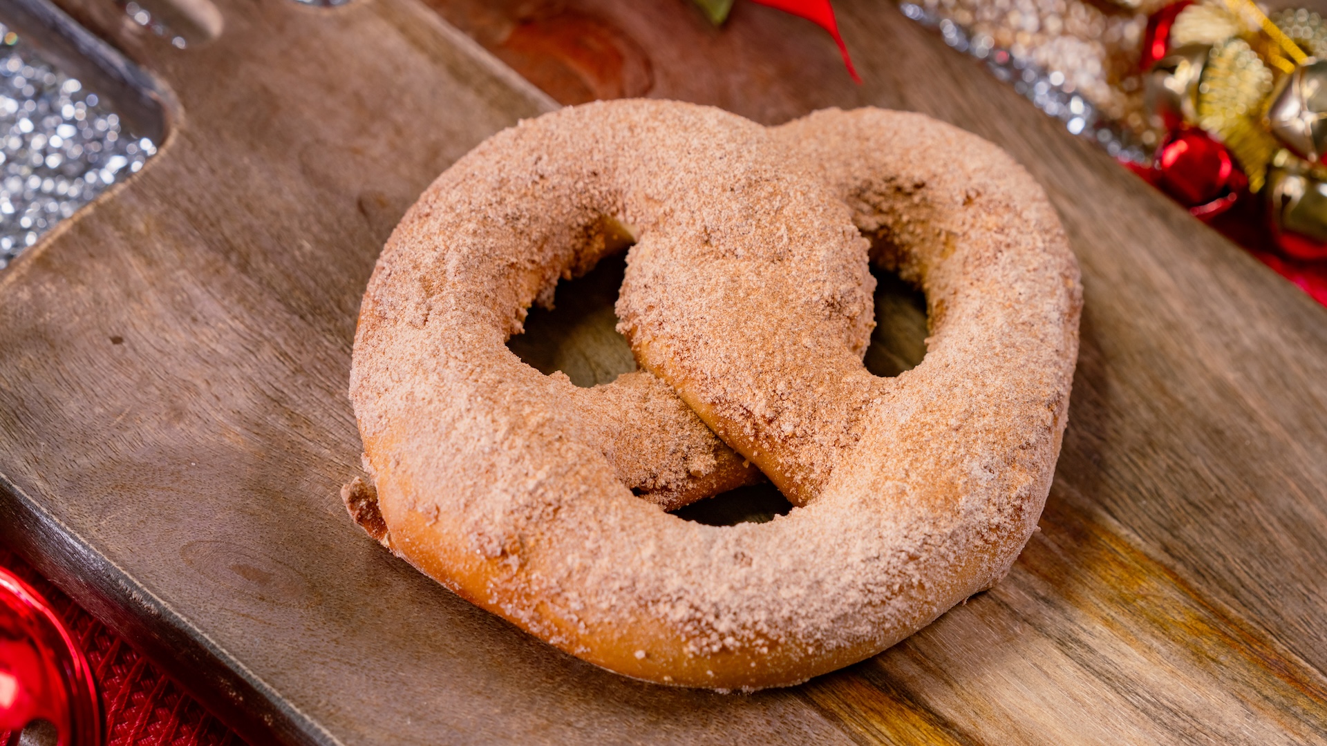 Toffee Pretzel: Cream cheese-filled pretzel with toffee sugar 