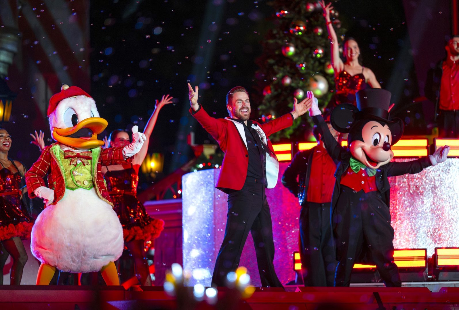 Disney Holiday Special Brings Star-Studded Performances Across Parks and Resorts