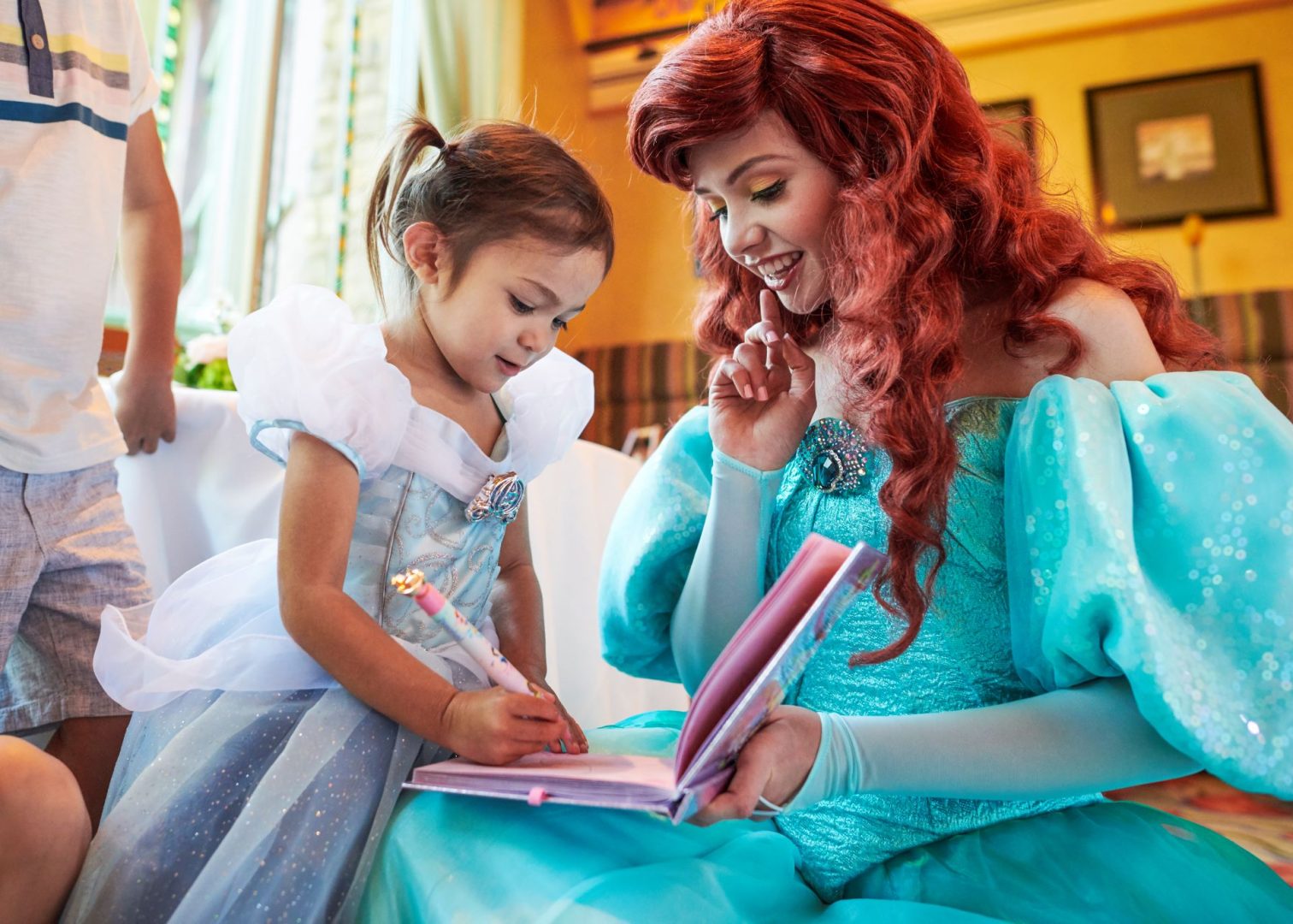 Disneyland Resort Souvenir Guide Freebies, Merch and More